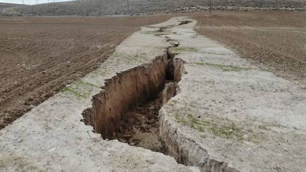 Bu obruk raporu Karapınar'ın tahtını sallayacak! İşte Aksaray'dan ürküten görüntü ve veriler 4
